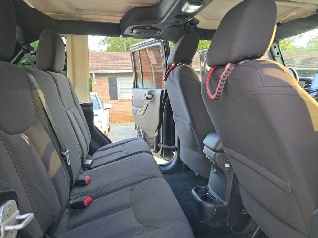 2013 Jeep Wrangler Unlimited Image 20
