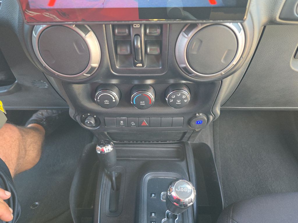 2013 Jeep Wrangler Unlimited Image 26
