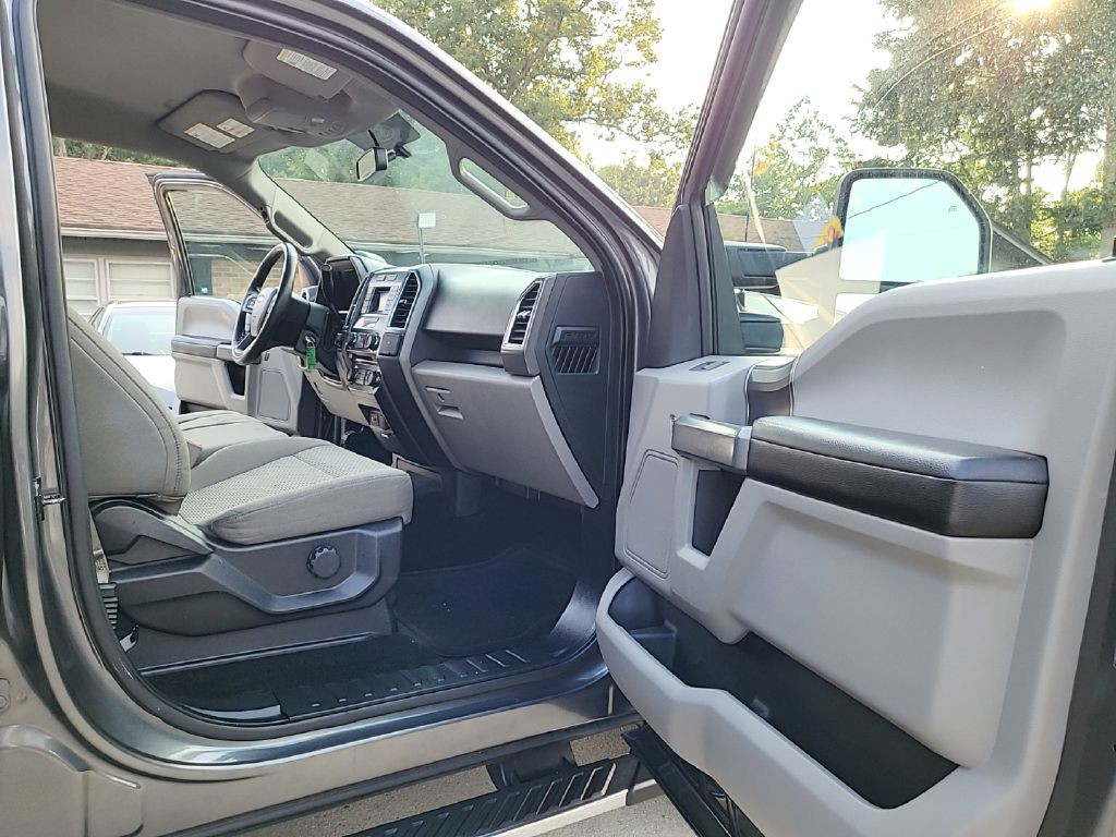 2015 Ford F-150 Image 18
