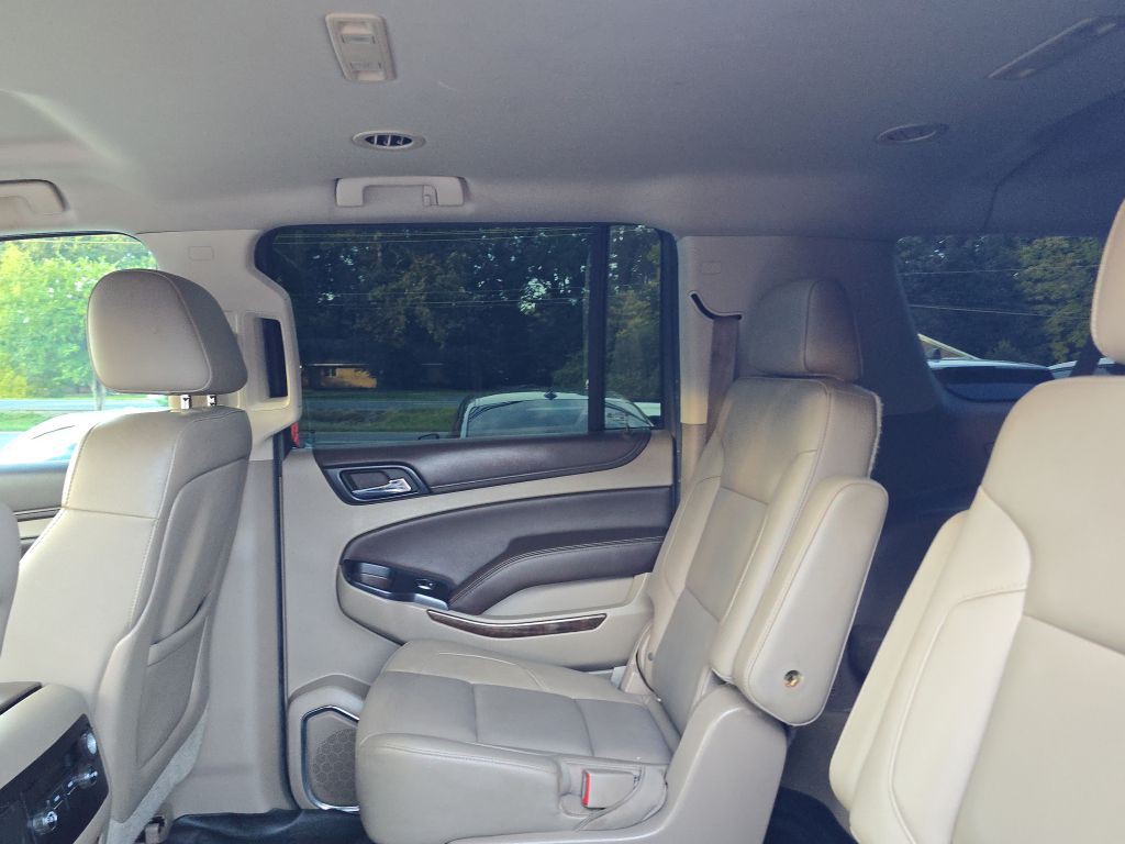 2015 Chevrolet Suburban Image 11