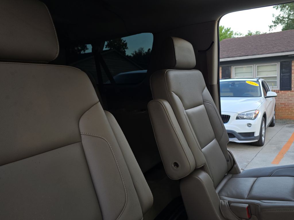 2015 Chevrolet Suburban Image 17