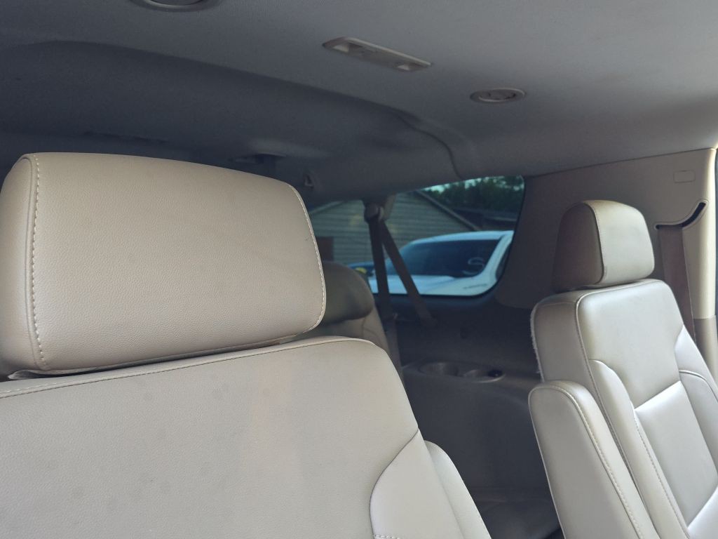 2015 Chevrolet Suburban Image 18
