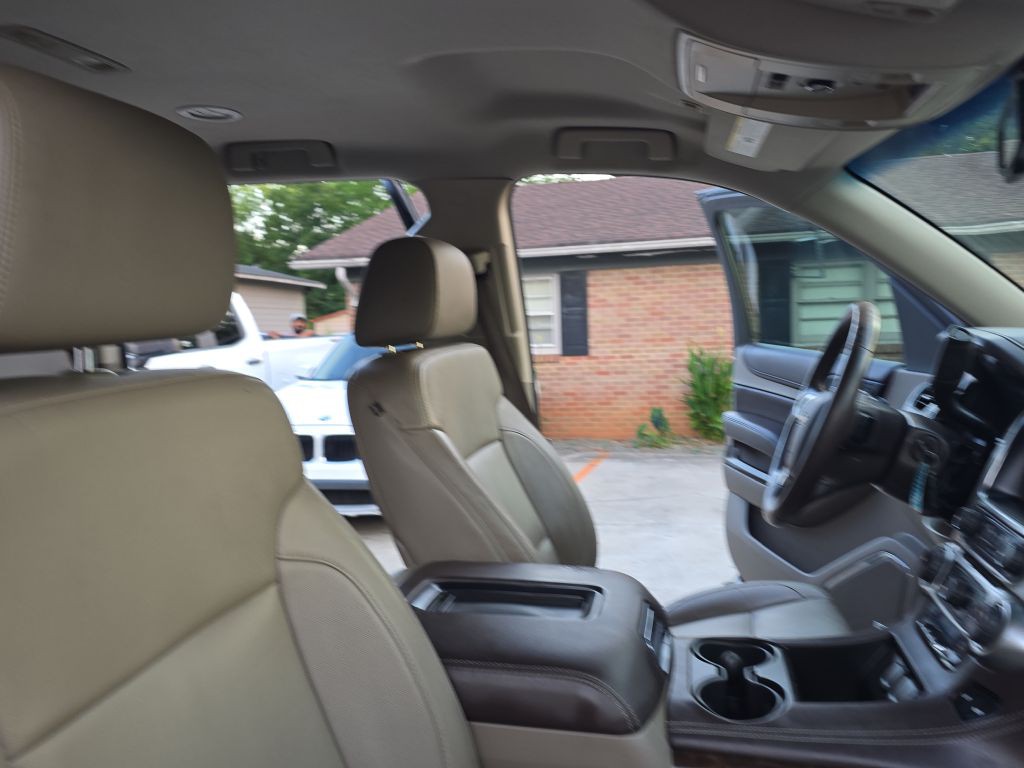 2015 Chevrolet Suburban Image 23