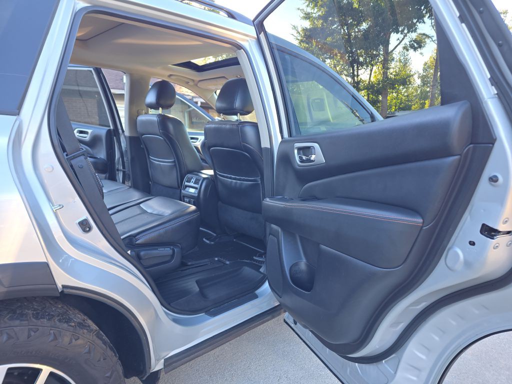 2020 Nissan Pathfinder Image 17