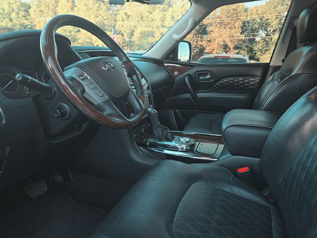 2018 INFINITI QX80 Image 9