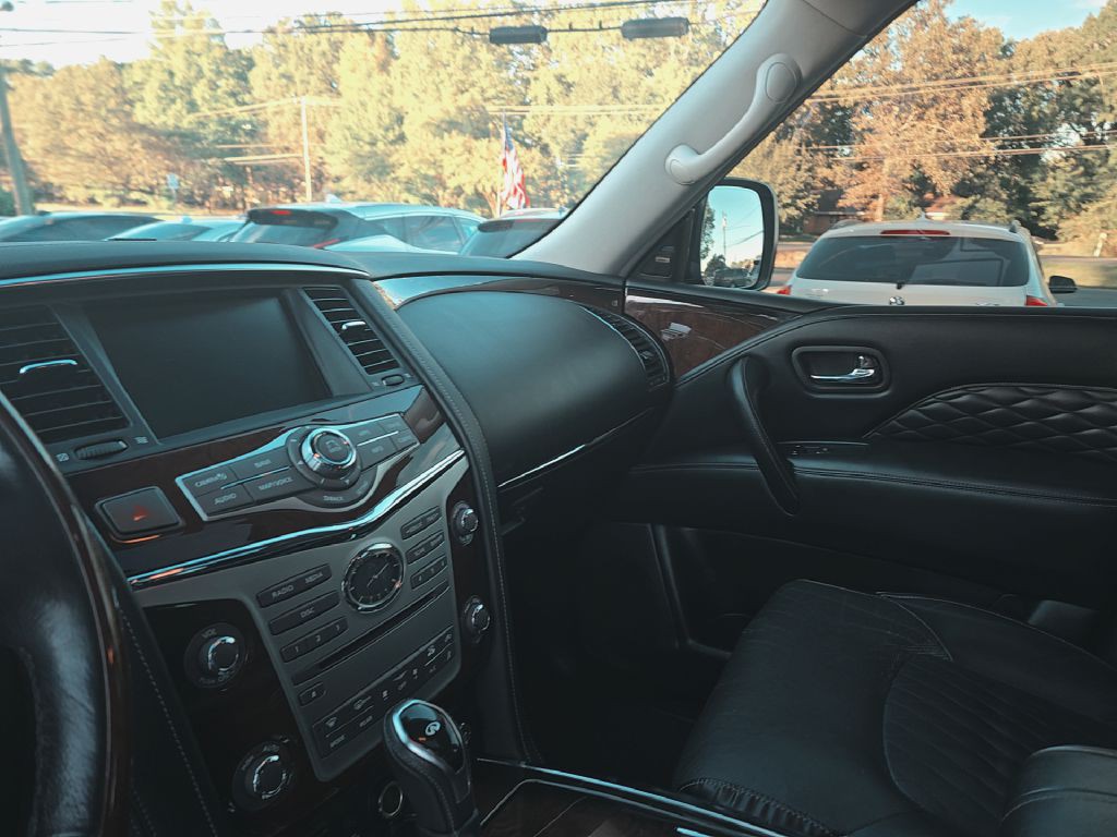 2018 INFINITI QX80 Image 11
