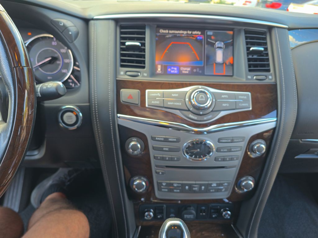 2018 INFINITI QX80 Image 30