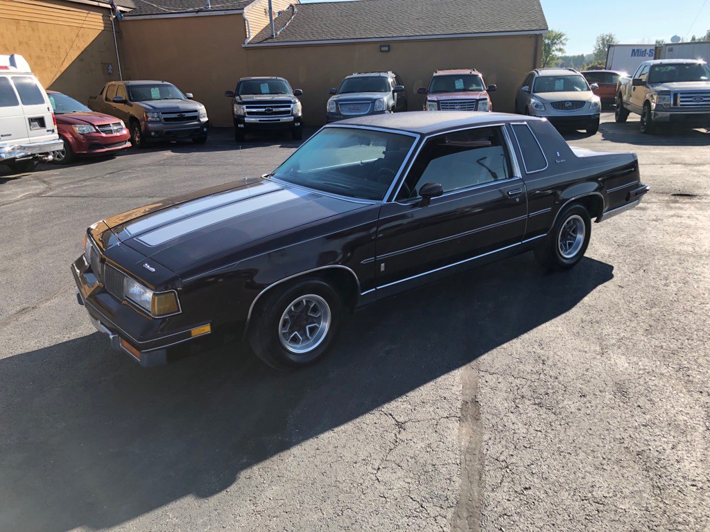 1987 Oldsmobile Cutlass Supreme Image 1