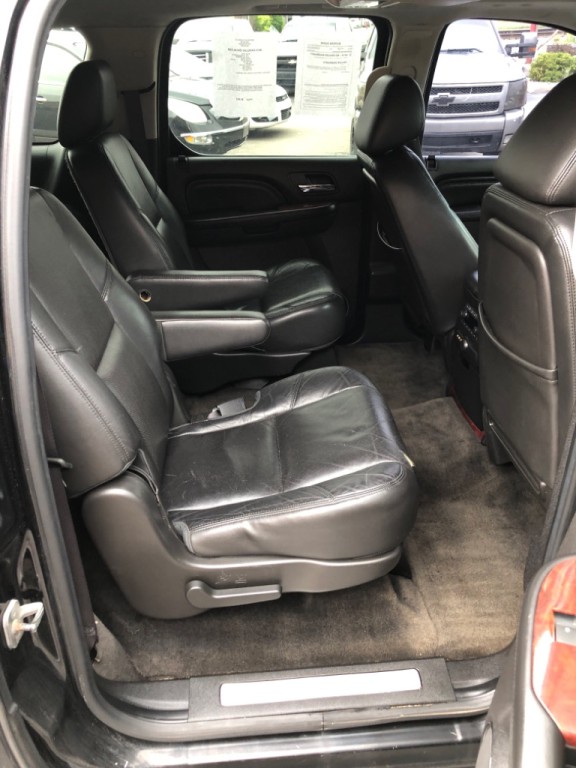 2013 Cadillac Escalade Image 3