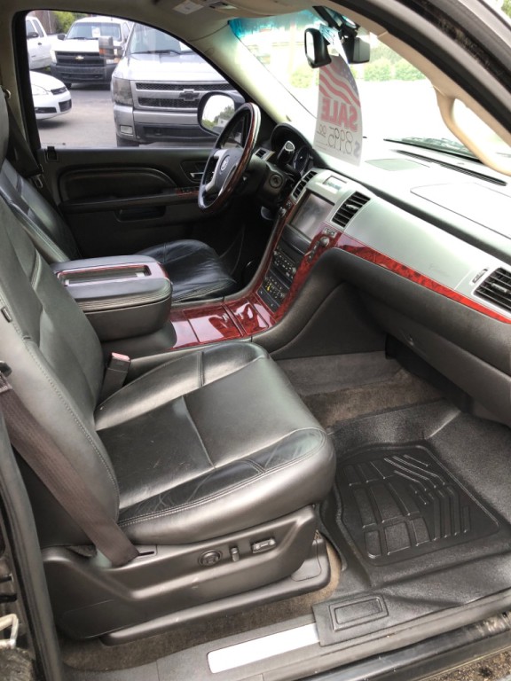 2013 Cadillac Escalade Image 4
