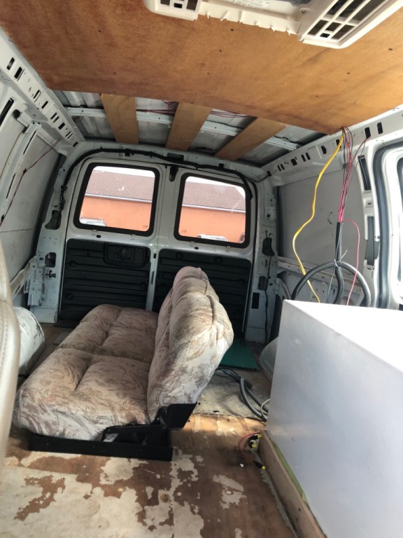 2003 Chevrolet Express Image 9