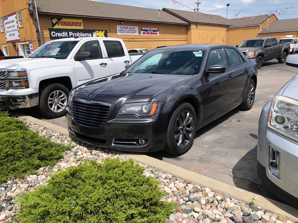 2014 Chrysler 300 Image 1