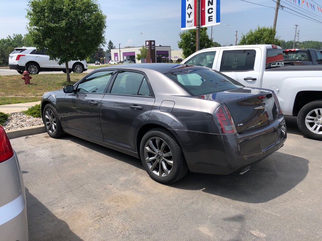 2014 Chrysler 300 Image 3