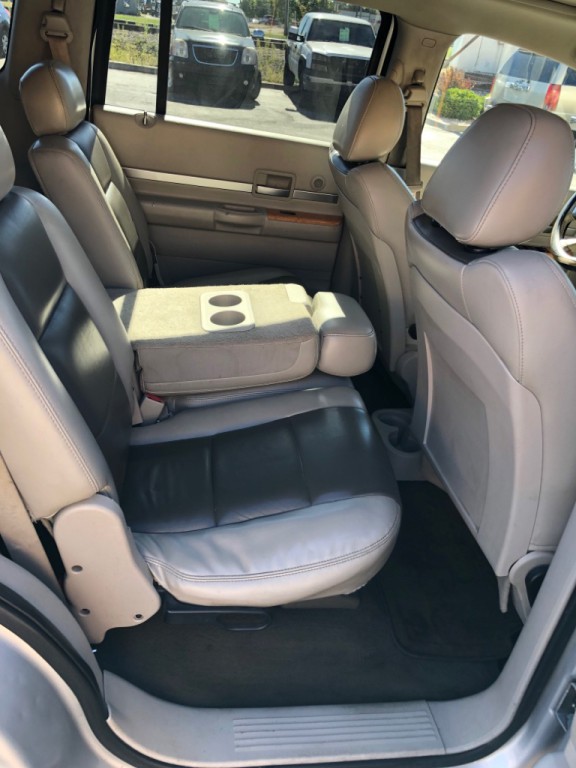 2008 Chrysler Aspen Image 6
