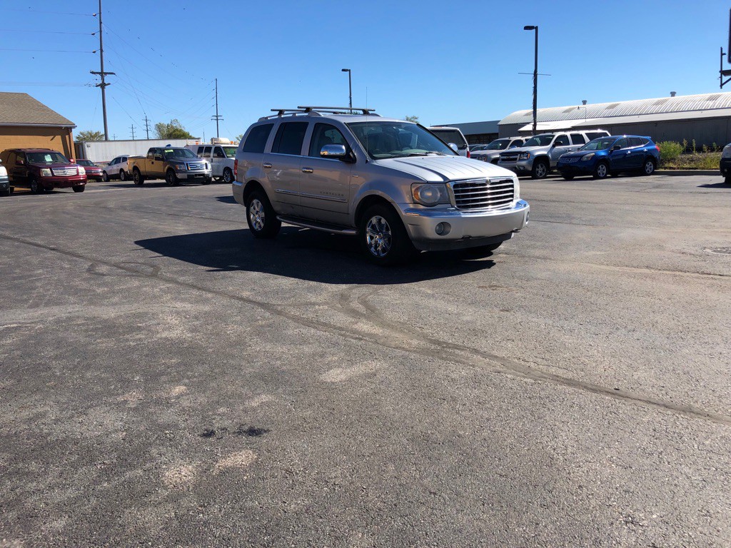 2008 Chrysler Aspen Image 8
