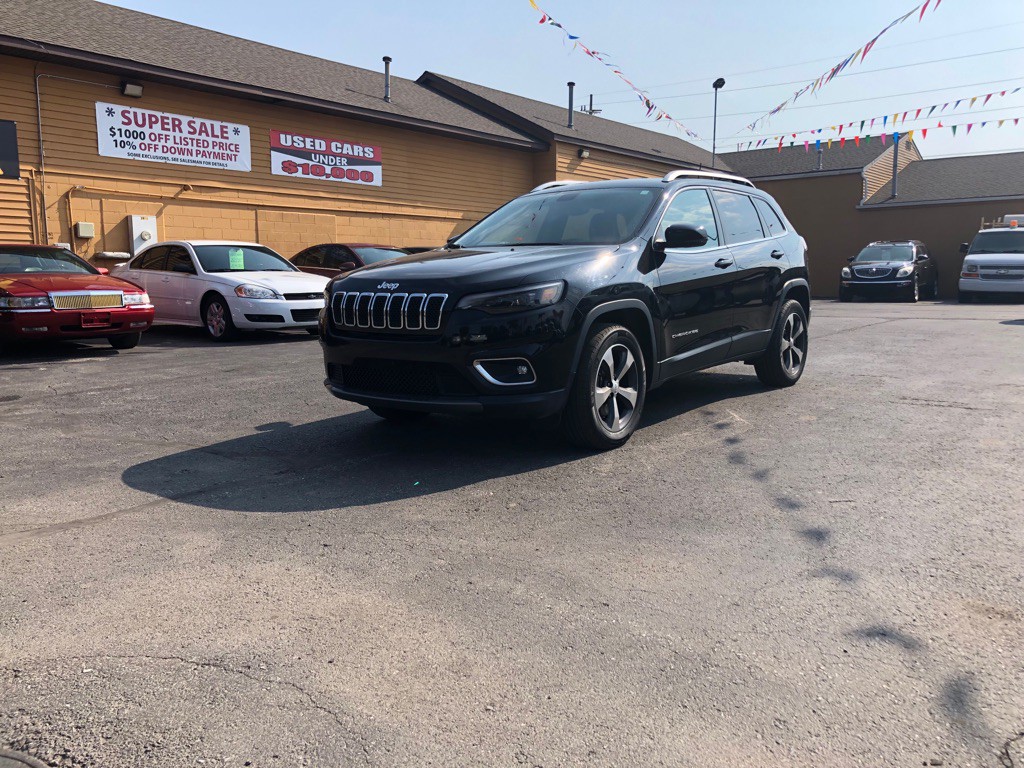 2019 Jeep Cherokee Image 2