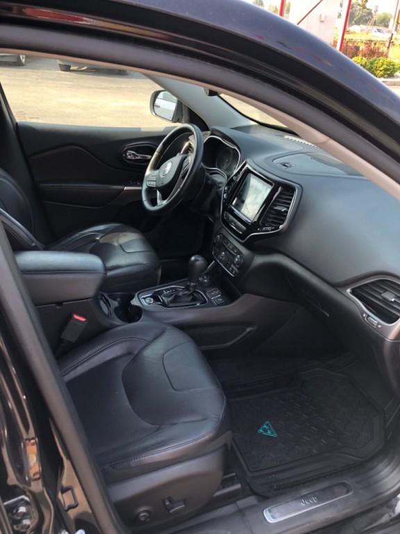 2019 Jeep Cherokee Image 6