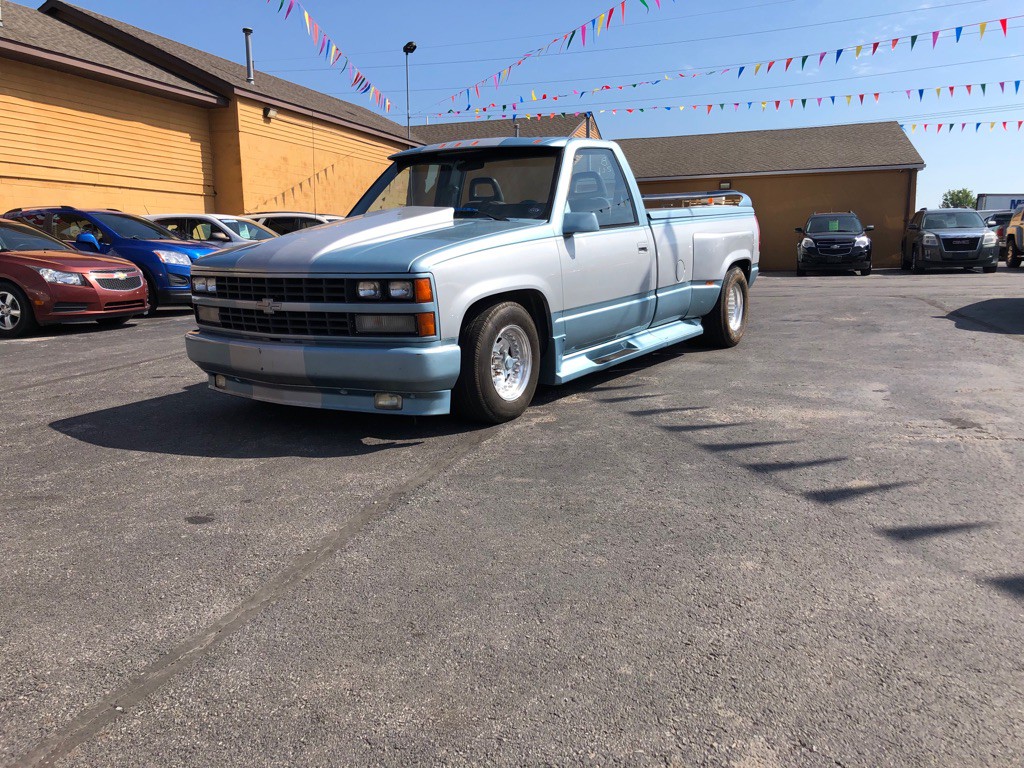1989 Chevrolet C/K Image 2