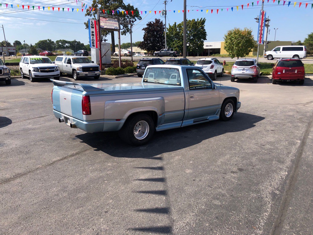 1989 Chevrolet C/K Image 4