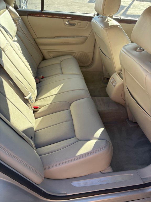 2007 Cadillac DTS Image 5