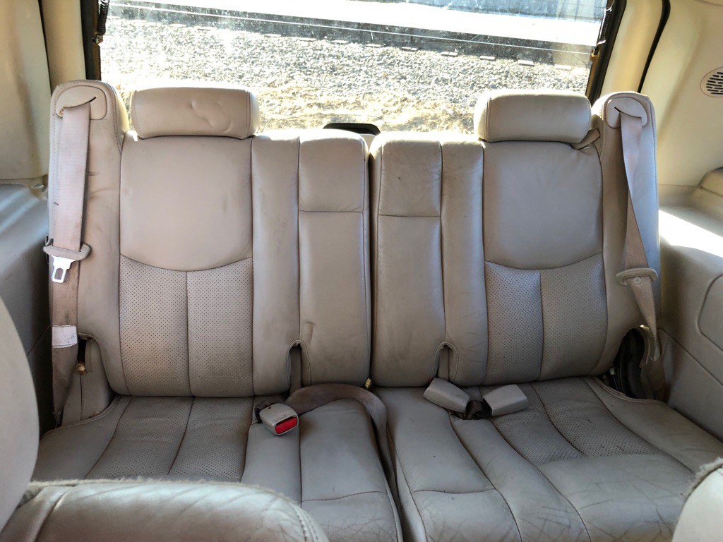 2003 Cadillac Escalade Image 3