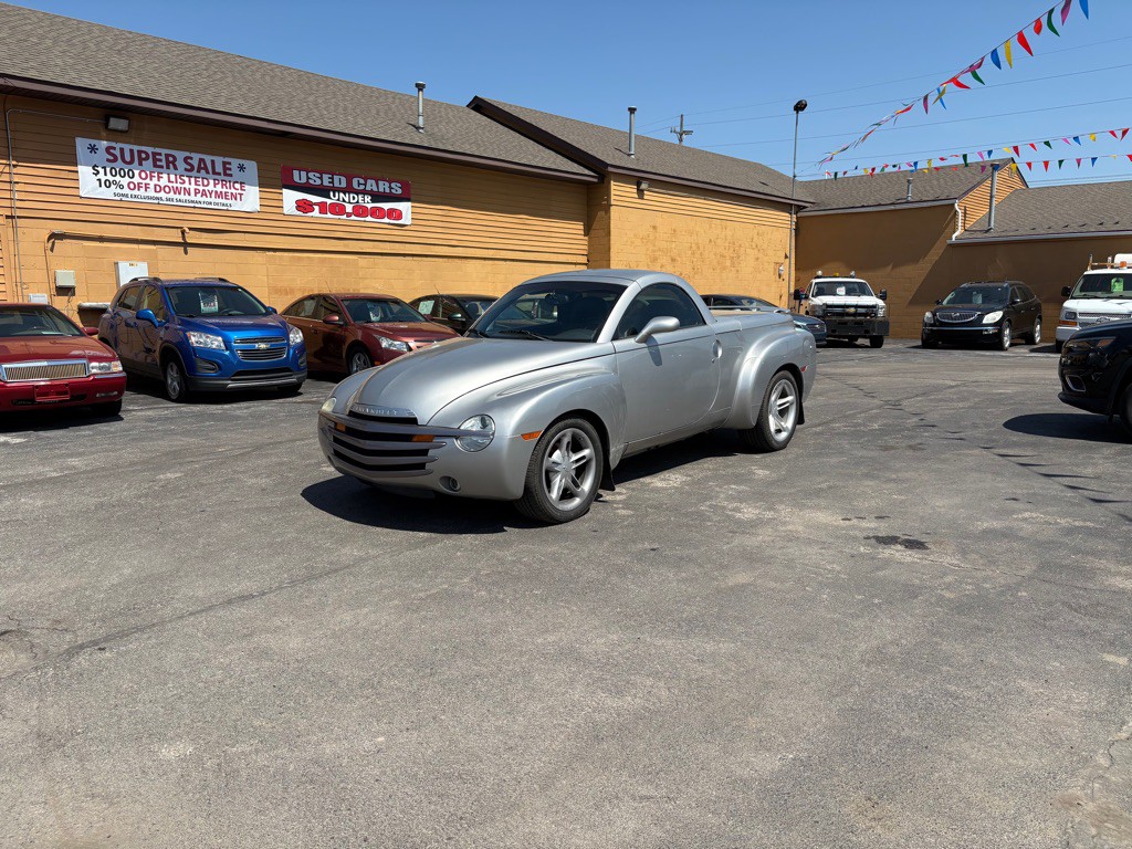 2004 Chevrolet SSR Image 2