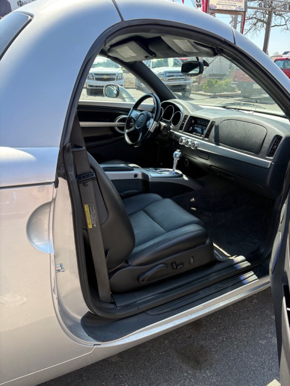 2004 Chevrolet SSR Image 5