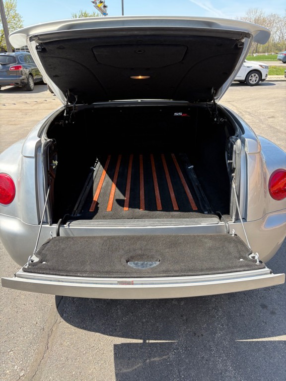 2004 Chevrolet SSR Image 7