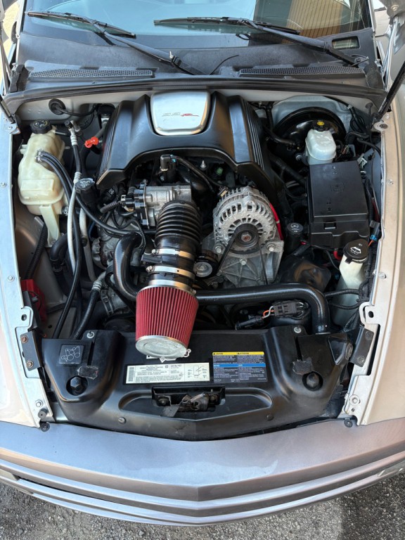 2004 Chevrolet SSR Image 8