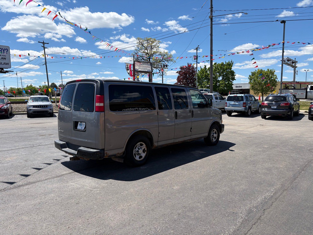 2008 Chevrolet Express Image 4