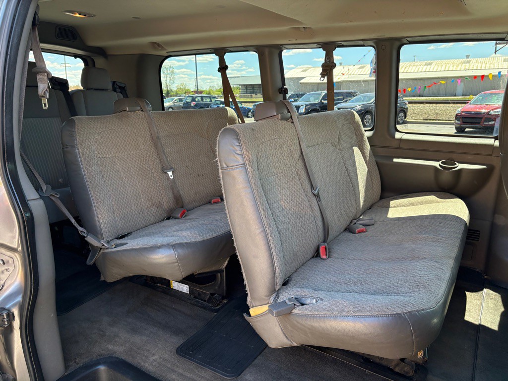 2008 Chevrolet Express Image 5