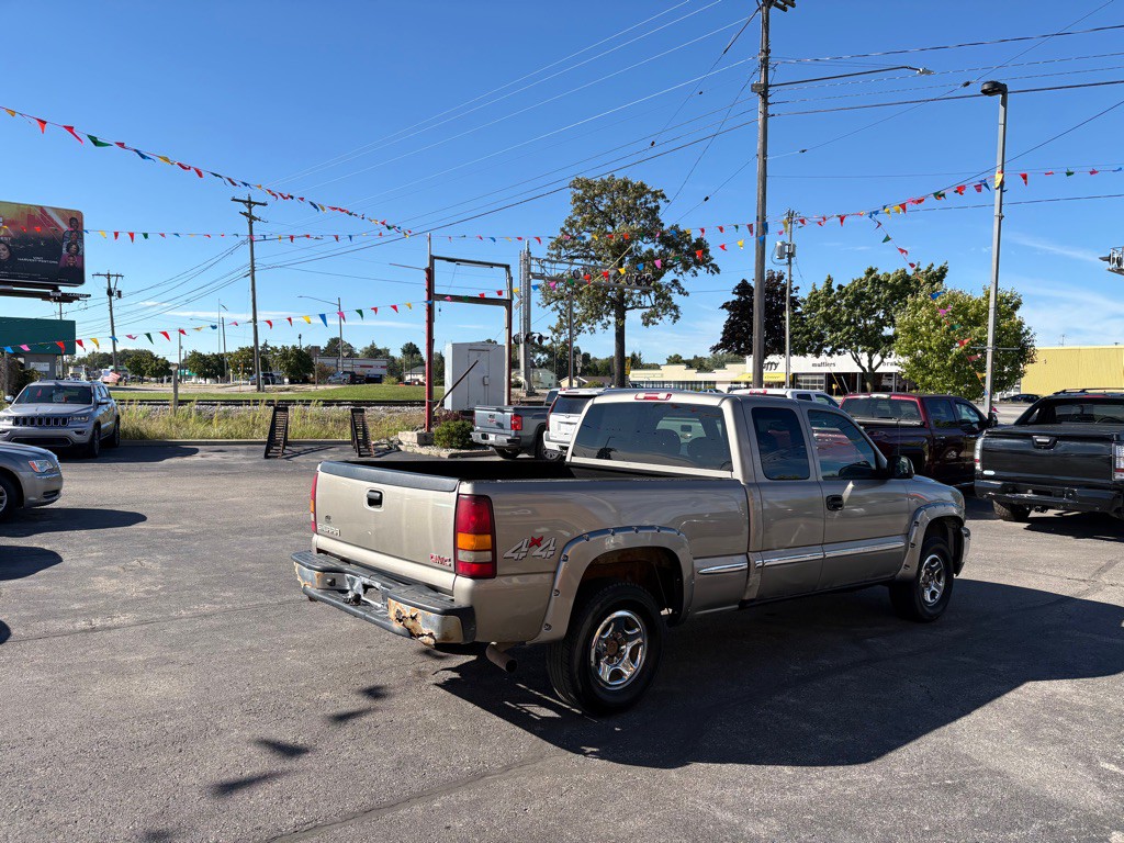 2002 GMC Sierra Image 4