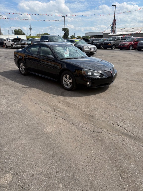 2007 Pontiac Grand Prix Image 3