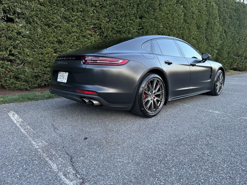 2018 Porsche Panamera Image 15