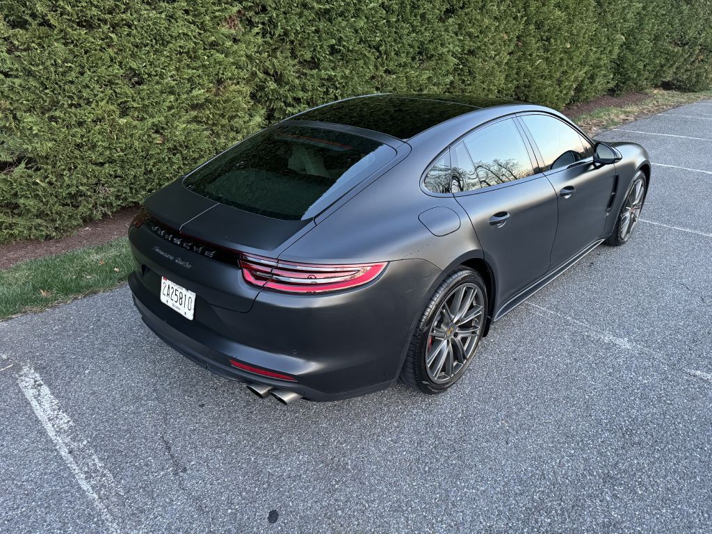 2018 Porsche Panamera Image 16