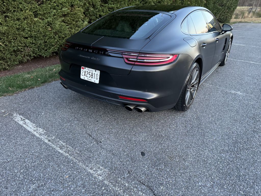 2018 Porsche Panamera Image 17