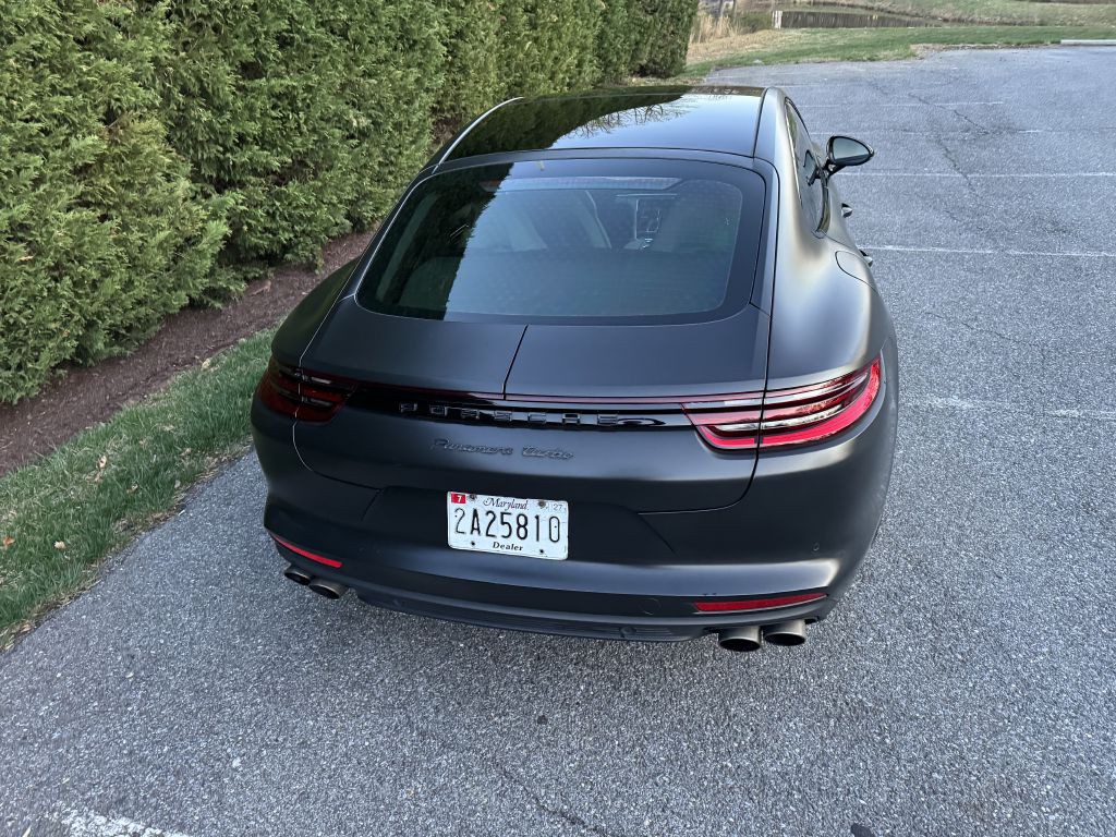 2018 Porsche Panamera Image 18
