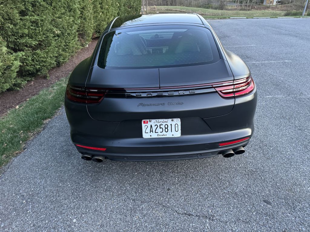 2018 Porsche Panamera Image 19