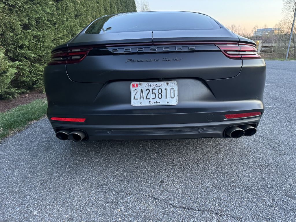 2018 Porsche Panamera Image 21