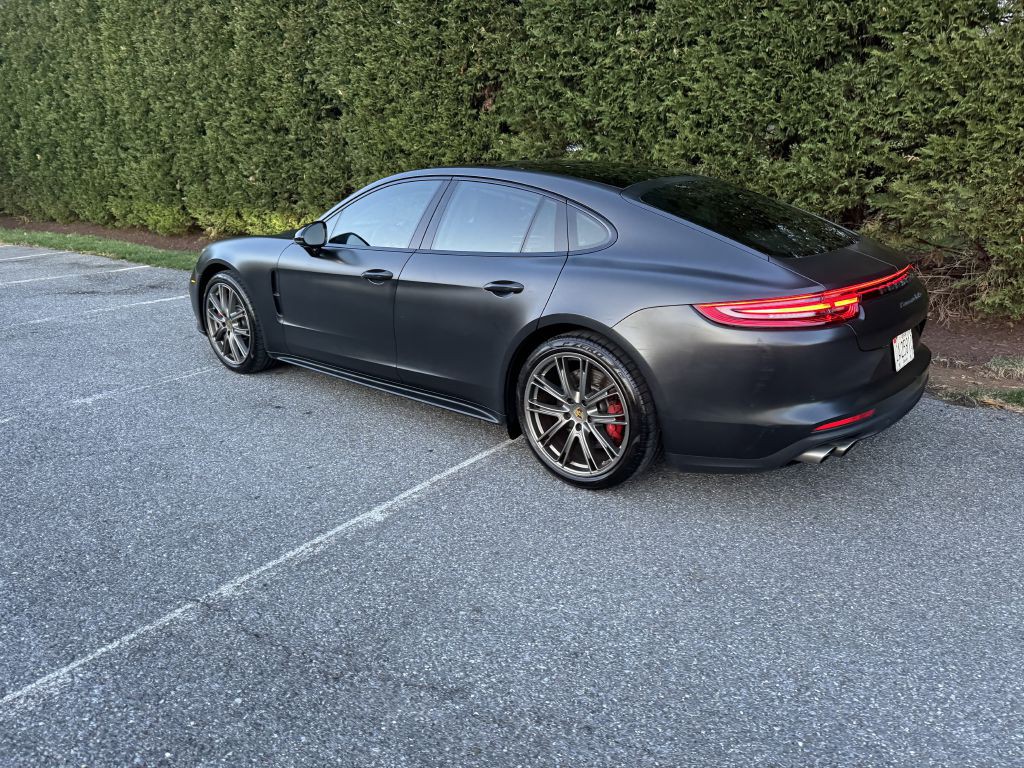 2018 Porsche Panamera Image 28