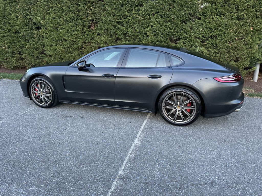 2018 Porsche Panamera Image 31