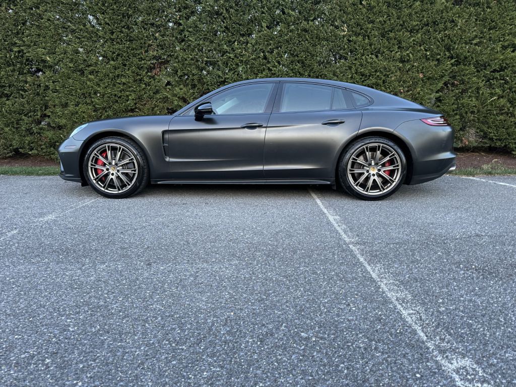 2018 Porsche Panamera Image 33