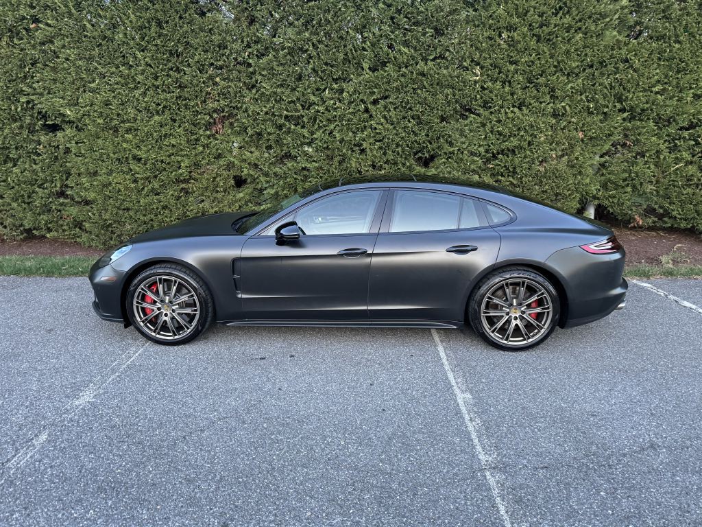 2018 Porsche Panamera Image 34