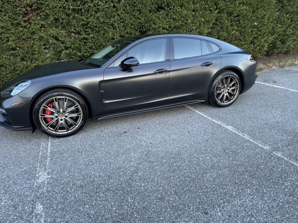 2018 Porsche Panamera Image 35