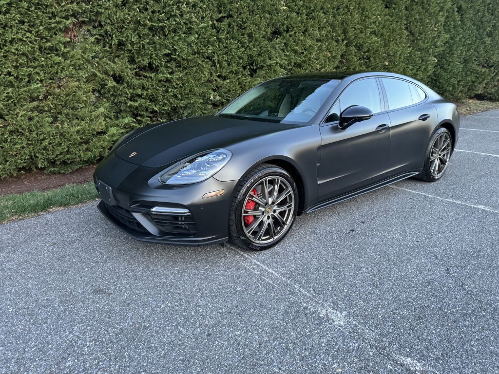 2018 Porsche Panamera Image 38