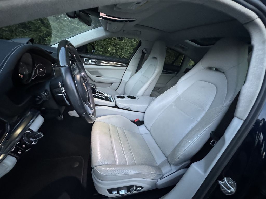 2018 Porsche Panamera Image 46