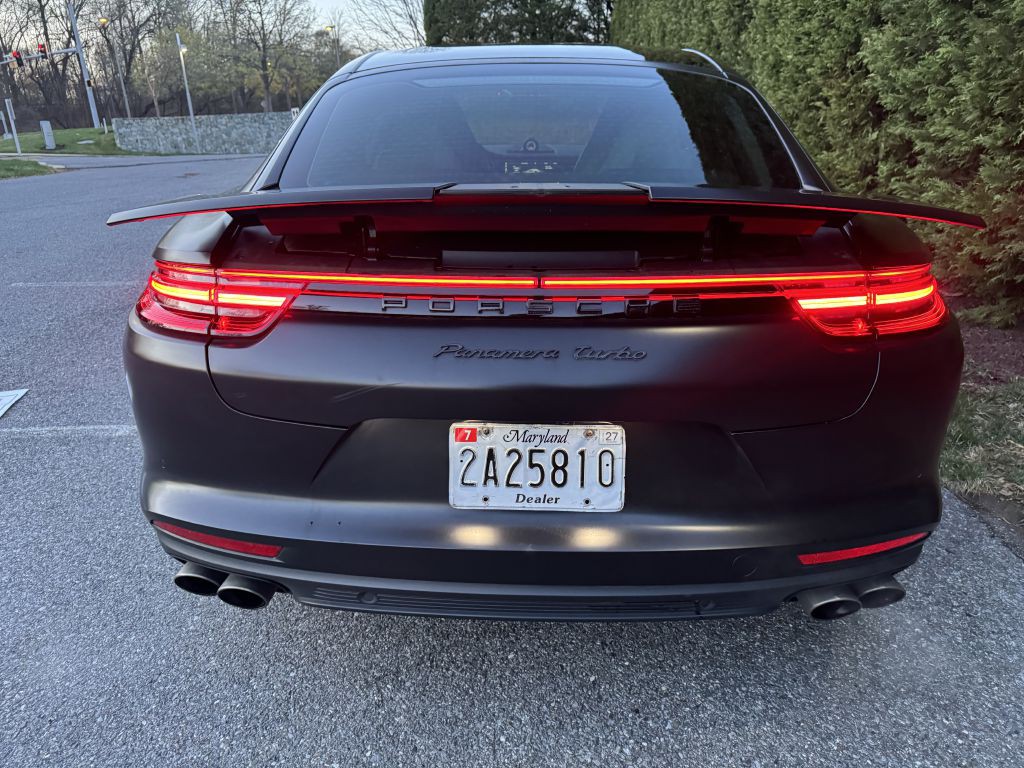 2018 Porsche Panamera Image 64