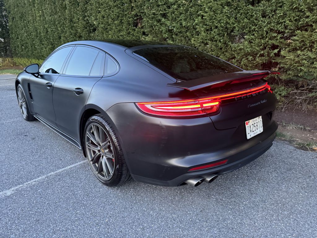 2018 Porsche Panamera Image 65