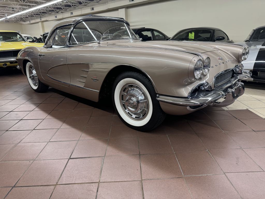1961 Chevrolet Corvette Image 2