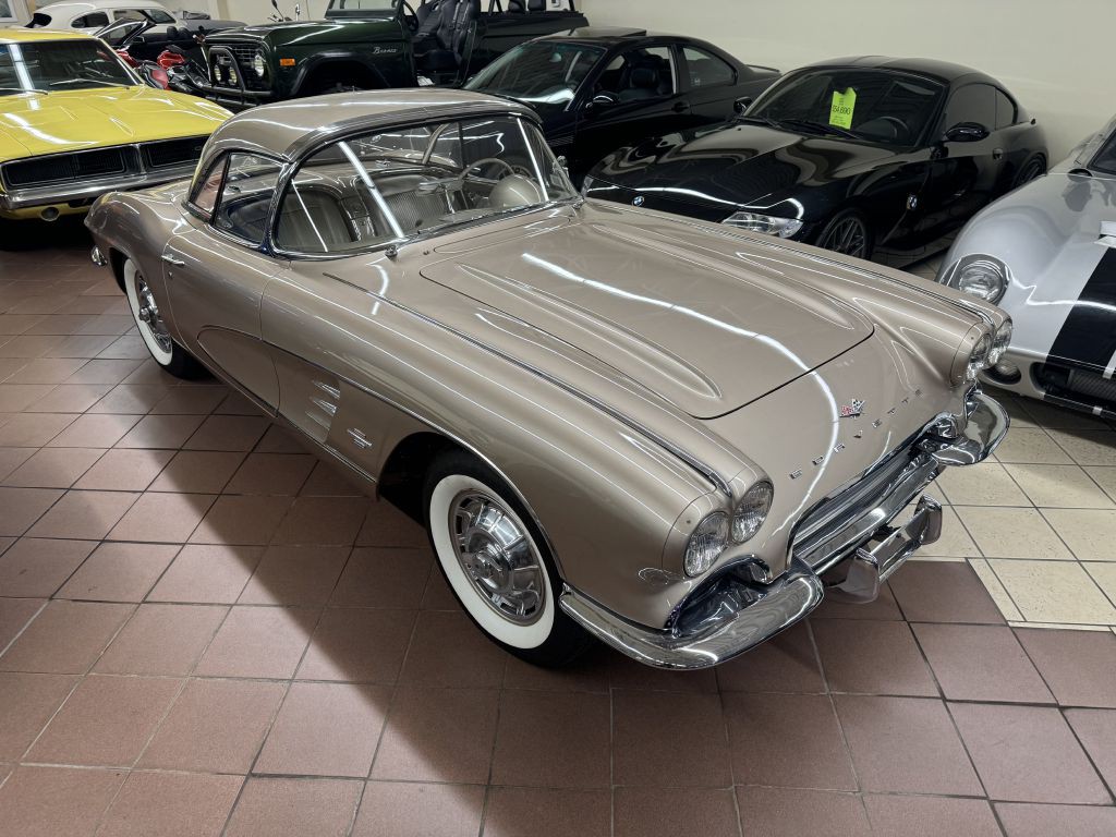 1961 Chevrolet Corvette Image 3